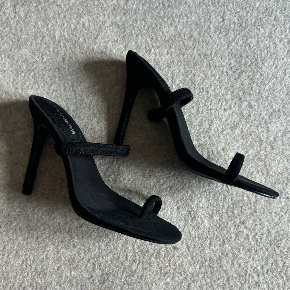 Fashion nova black sandal heels